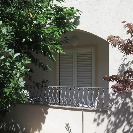 Studio In With Balcony, Air Condition, Wifi Appartement Poreč