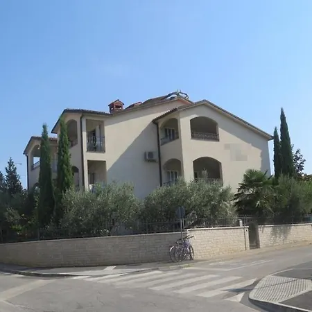 Appartement Studio In With Balcony, Air Condition, Wifi Poreč