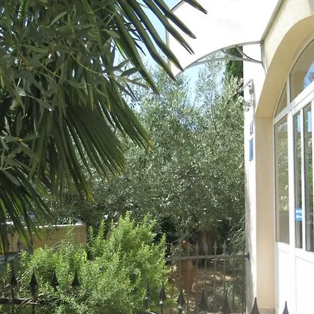 Studio In With Balcony, Air Condition, Wifi Appartement Poreč