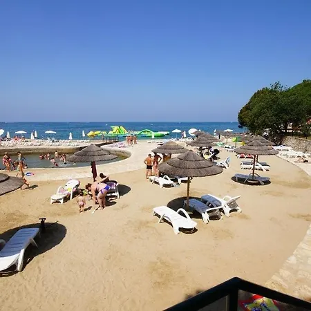 Studio In With Balcony, Air Condition, Wifi * Poreč